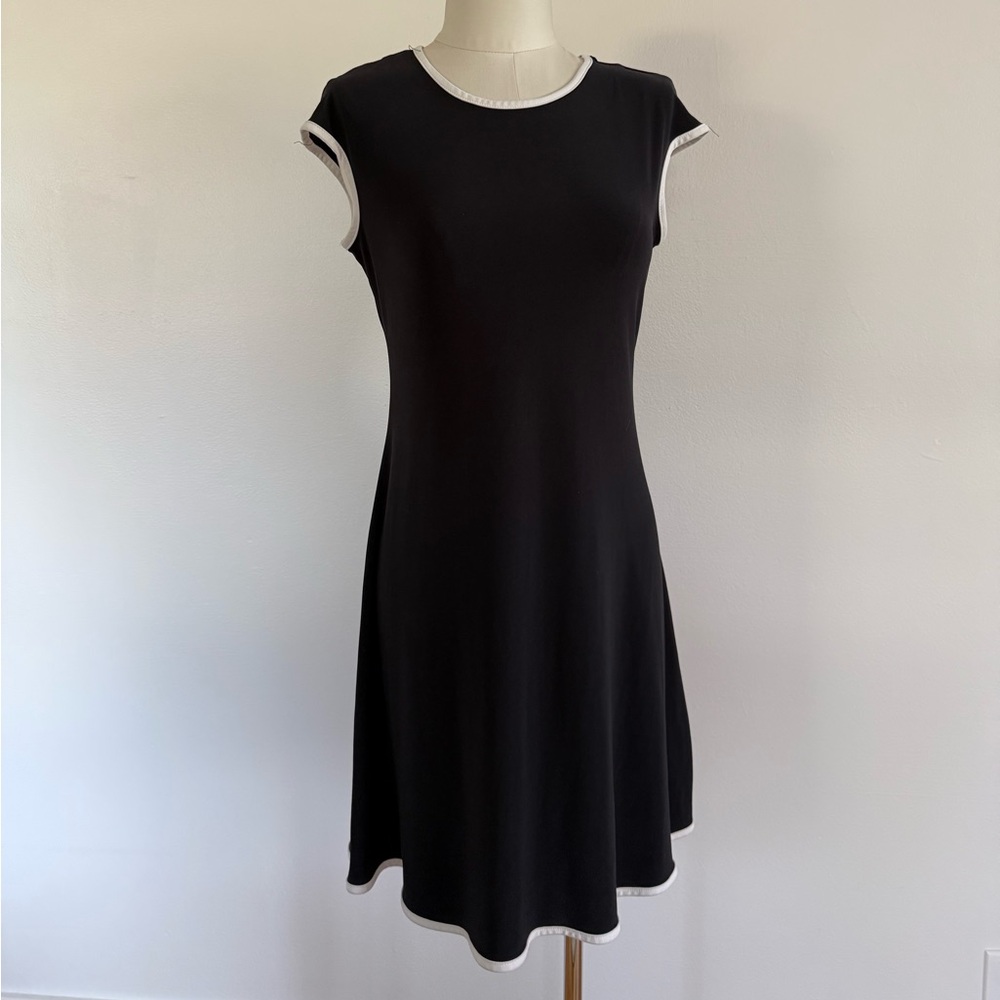 Nik & Nash Black Contrast Trim Minimalist Dress Size M